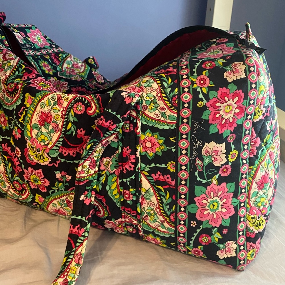 QUILTED VERA BRADLEY DUFFLE PAISLEY PINK AND BLUE